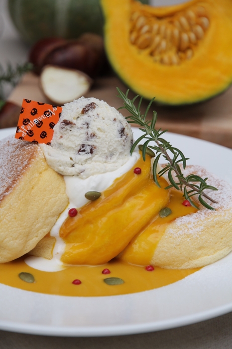 かぼちゃのパンケーキ 栗のレーズンバターのせ(2)