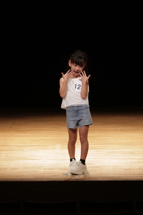 実行委員会特別賞 久保田 來愛(らな)さん ランウェイ