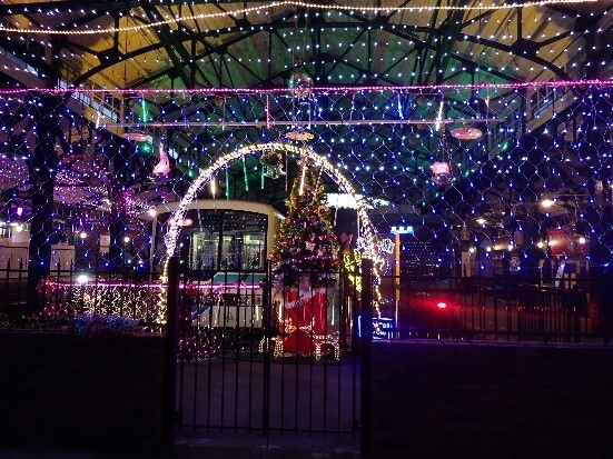 装飾およびイルミネーションの様子(八瀬比叡山口駅)