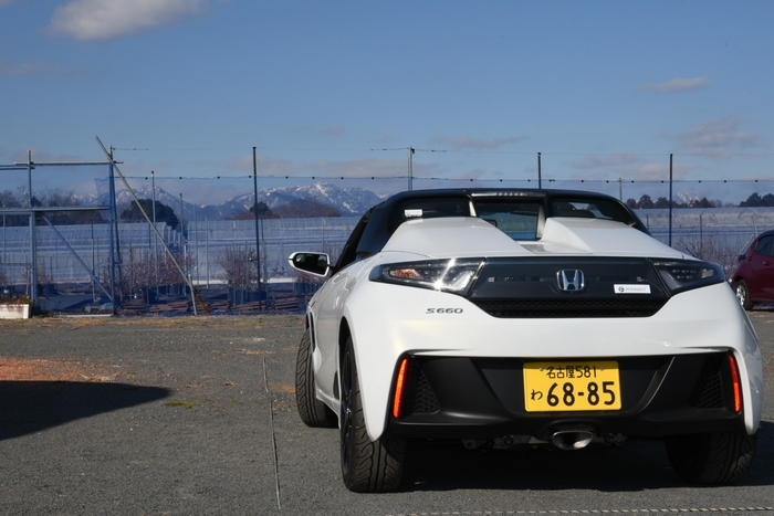 綺麗な景色とADVAN NEOVAのかっこいいタイヤパターン