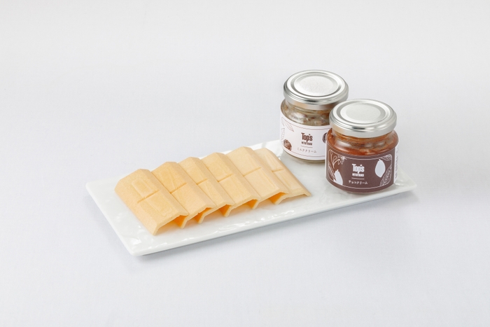 2種のクリームと最中の皮