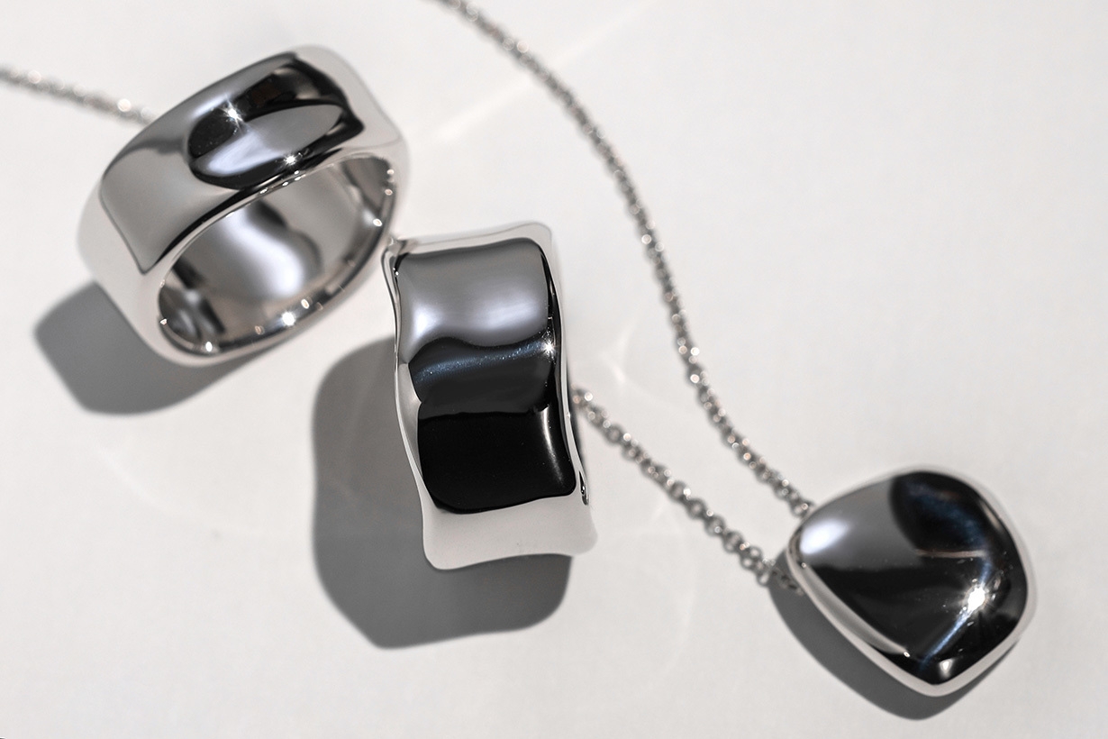 リングとネックレス