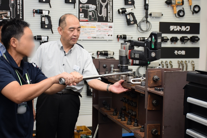 締付け体験の様子