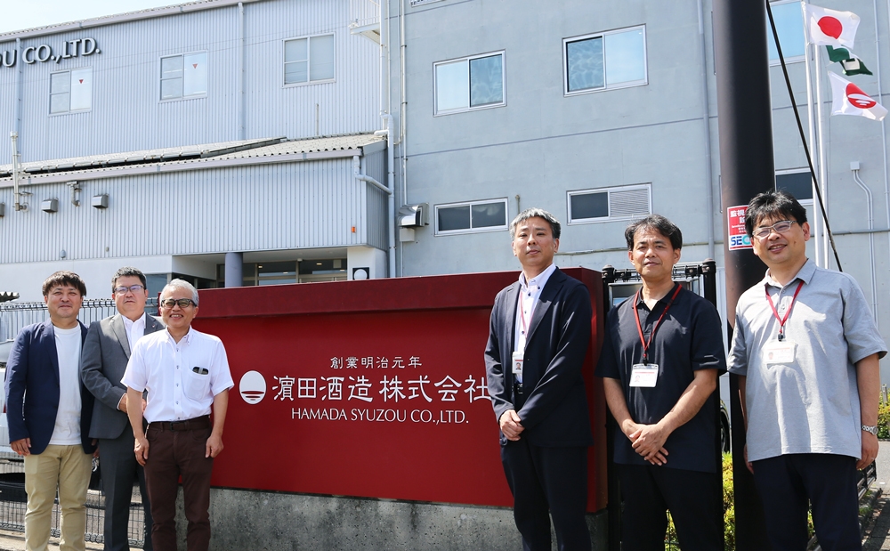 (左から)生産本部 有満様、戦略推進本部 村山様、小畠様、生産本部 前潟様、峯様、戦略推進本部 後藤様