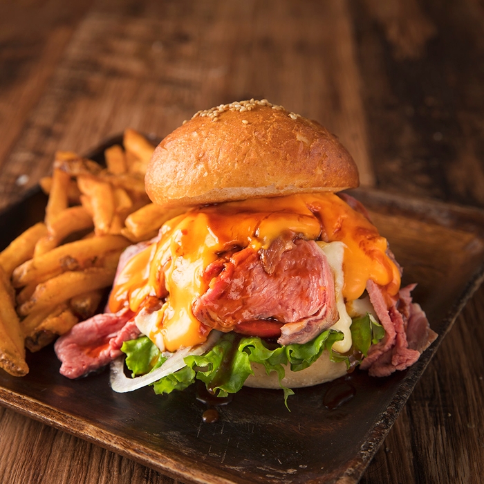 ローストビーフチーズバーガー 1,190円(税込1,309円)