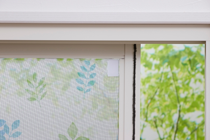 張り替え方　網戸の上からも貼れる2