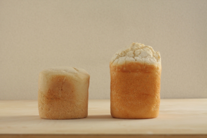 パン比較(左:従来品、右:リニューアル品)