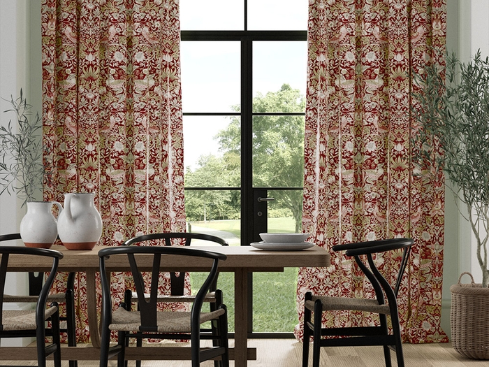 MADDER(茜色)、RUSSET(赤みがかったダークブラウン)、OCHRE(黄土色)の組み合わせ