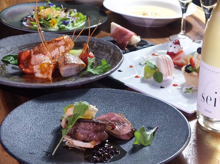 贅沢ディナー(写真はイメージです)