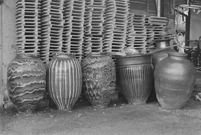 (3)Decorated tea-leaf storage jars, for display in shop fronts of stores selling tea. Nagano. Meiji era. Photograph by Louise Alison Cort, 1976