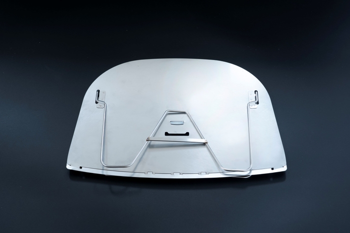 収納時の厚さは約1.5cm