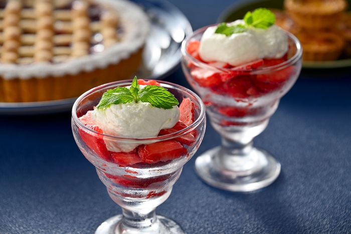 けずりいちごのミルキーパフェ(日本／台湾風)