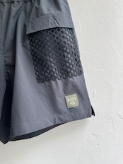 「AIR GRID-MESH SHORTS」:Gray