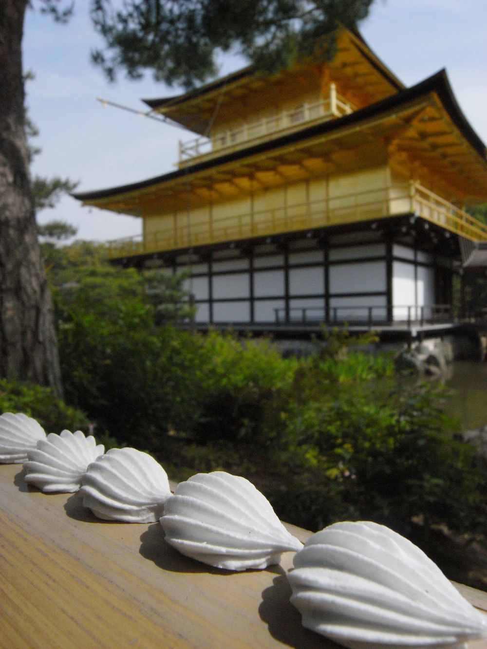 金閣寺にデコレーション
