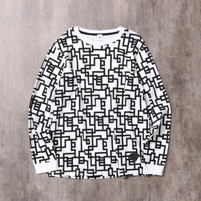 総柄Tシャツ¥12,100（税込）