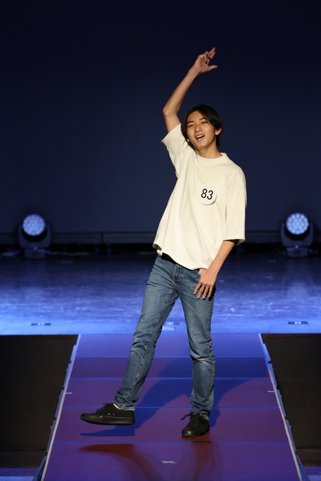 準グランプリ 尾留川 陽(びるかわはる)さん ランウェイ