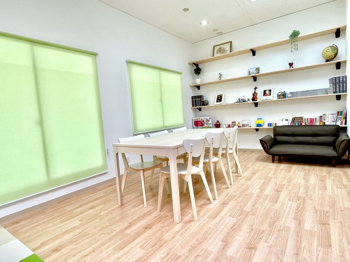 ダイニングテーブル