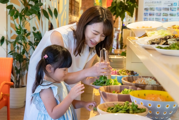 ▲「カフェ・スコーラ」のサラダビュッフェ