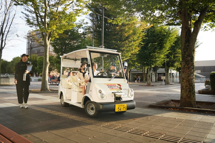 つくば市駅周辺を走行するYADOCAR-iドライブ