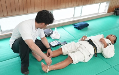 ラグビーや野球、柔道で全国制覇を目指す青少年たちを スポーツ障害から守る！ 欧米発祥の最新医療で報徳学園高校の青少年たちをケア