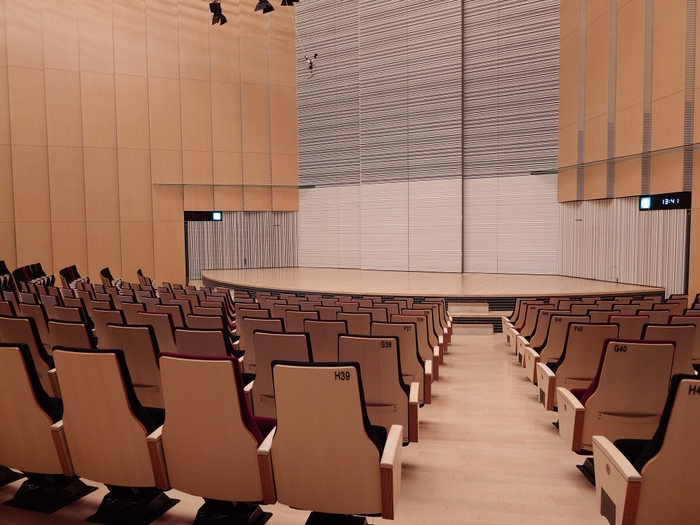 イベント会場：コンサートホール