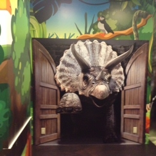 ランチ無料券が当たる!7階トリックアートで撮影、Twitterでフォロー&ツイート