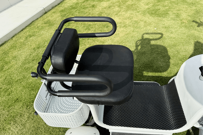 エレポーター座席周り