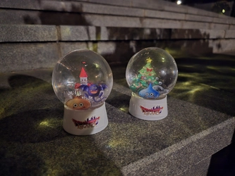 きらめくモンスターと冬の魔法でアート体験 ニジゲンノモリ「ドラゴンクエスト アイランド　スノードーム制作体験2025」 2025年11月29日（土）より冬限定で開催