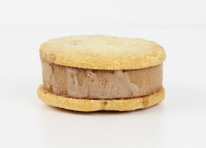 キャラメルバナーヌ　560円(税込)