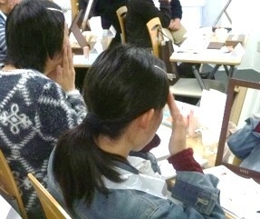 障害のある人の身だしなみと基本のスキンケア&メイク講座風景