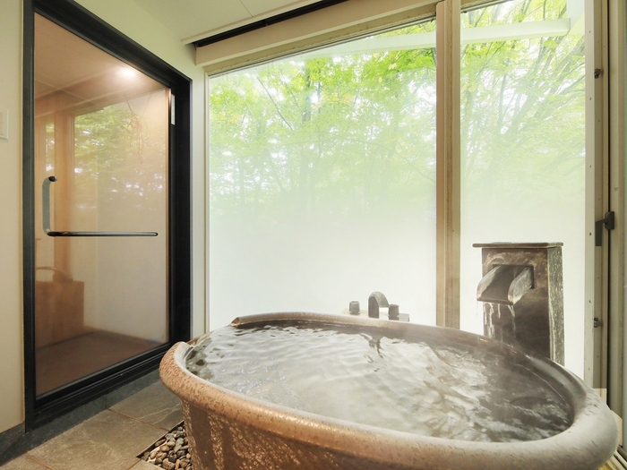 温泉半露天風呂付客室
