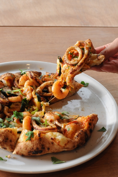 スパイシーシーフード新作ピザ