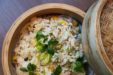 秋の味覚「栗と茸のおこわ せいろ蒸し」10月6日より提供