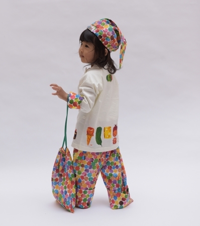 「はらぺこあおむしキッズパジャマ」チャリティーポストカード付(送料無料・税込み 6,600円)