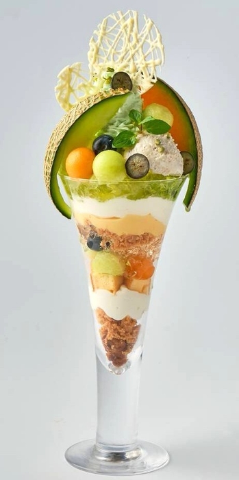 じゅわっとメロンタワーパフェ