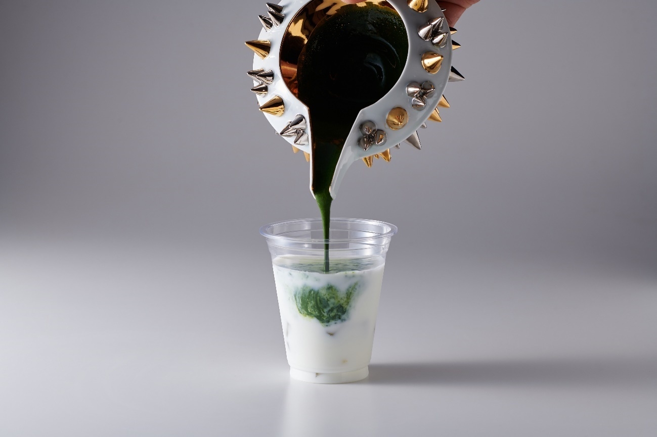 自社工場で仕上げた上質な抹茶をご注文ごとにお点てして仕上げる Matcha Latte(ICE) 税別550円