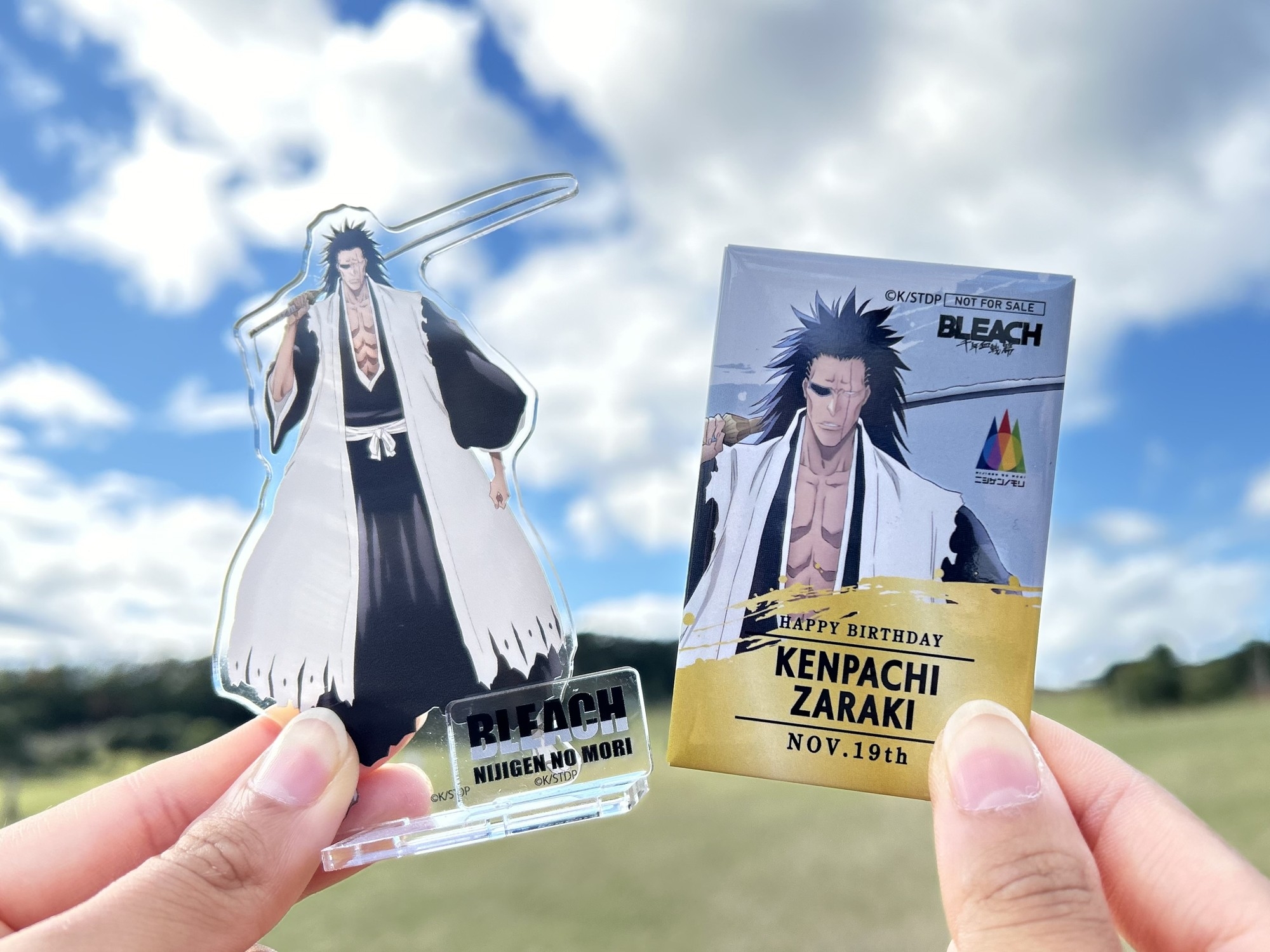 ▲アクリルスタンドも販売中!