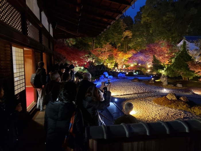 庭園コンシェルジュがご案内