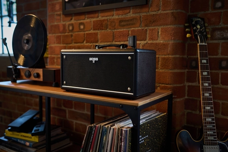 本格的なギター・アンプ・サウンドを体感できる、 完全ワイヤレスのデスクトップ・アンプを発売