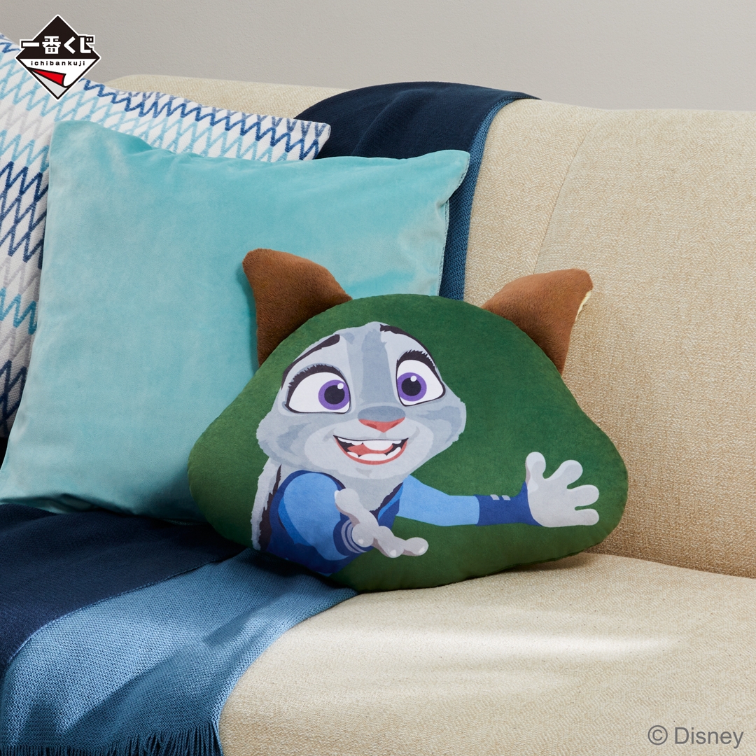 A賞:ダイカットクッション(裏面)