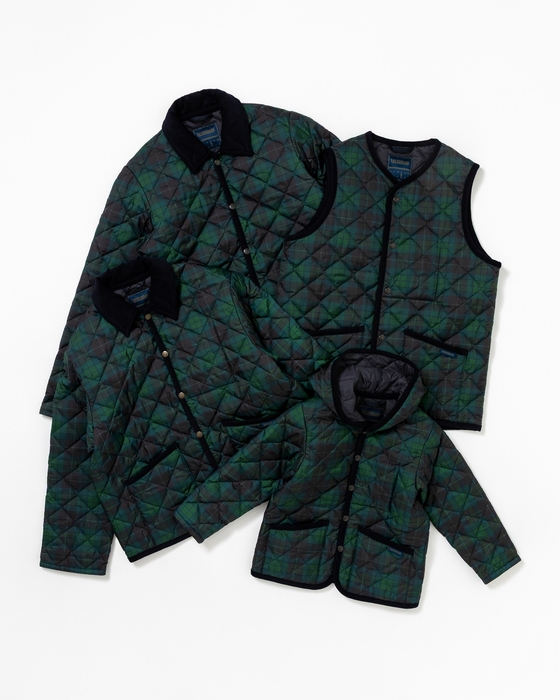 価格（税込）：〈MEN／左上〉82,500円、〈MEN／右上〉48,400円、〈WOMEN／左下〉66,000円、〈KIDS／右下〉49,500円