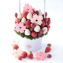 春ギフトにおすすめ！桜デザインのフルーツブーケが登場　 ～春の桜の花を淡い色合いで表現　写真映え抜群～