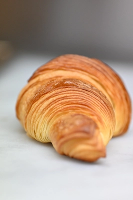 「ZARAME BAKERY」に12層にも織り込んだザクザク生地の 「クロワッサン」が新登場