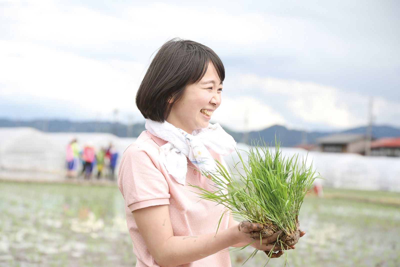 蔵人スタッフ田植え3