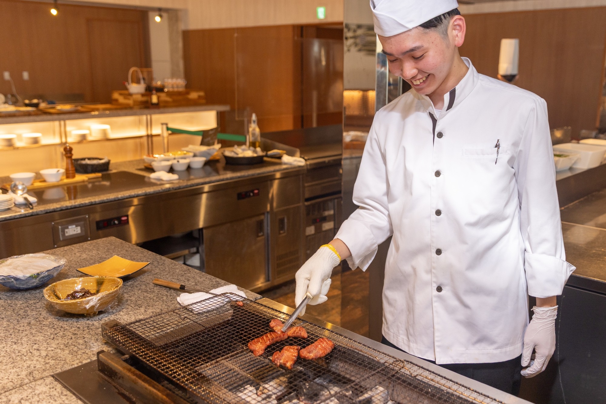 松島一の坊のレストランは、お客様の目の前で焼き上げる、オーダービュッフェスタイル