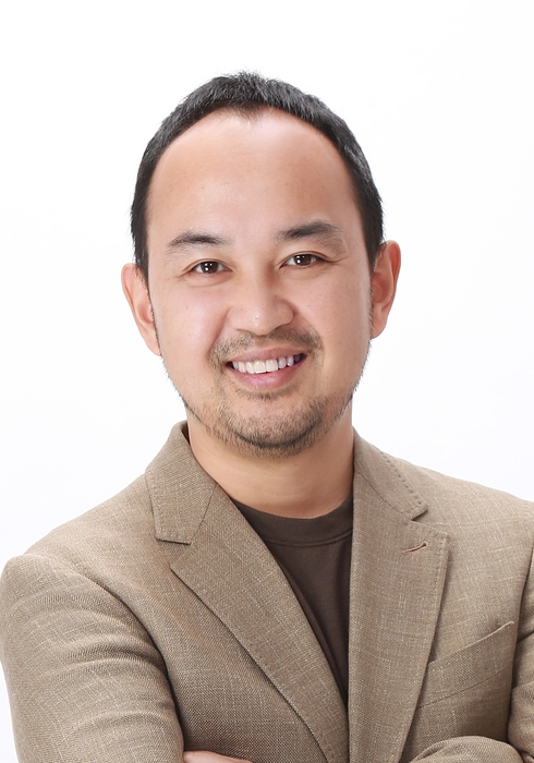 アミフィアブル　代表取締役　河村隆一