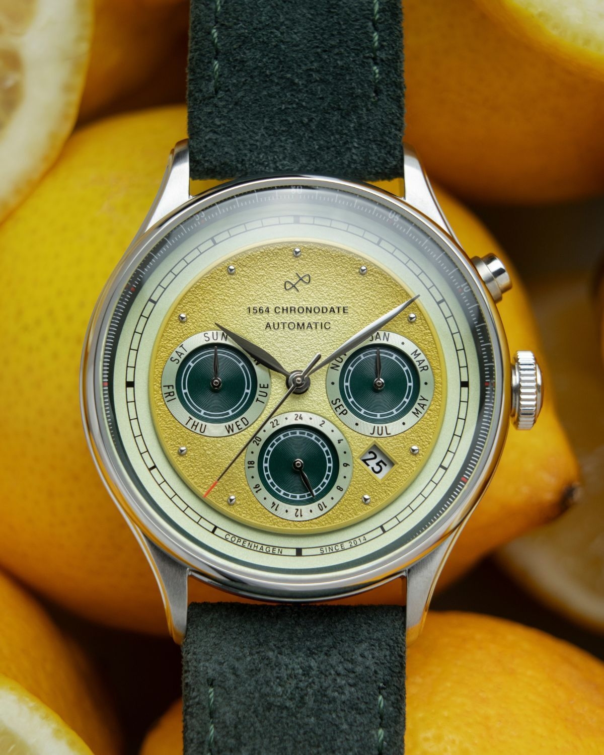 多機能の3つのサブダイヤル