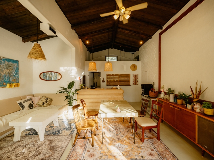 サウナ前後のリラックススペース