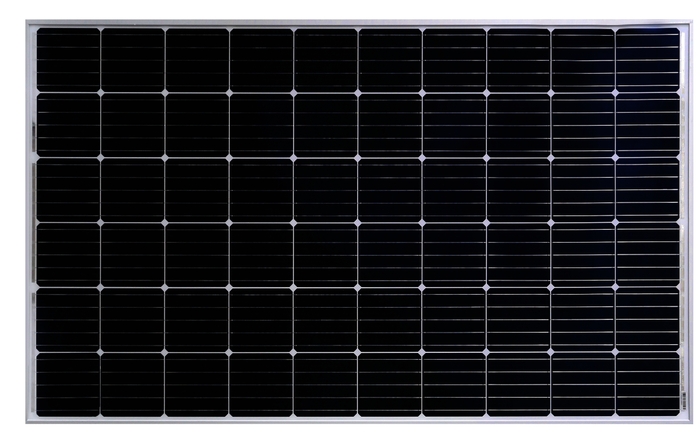 軽量太陽電池モジュール「LW660M-305PR」(正面)