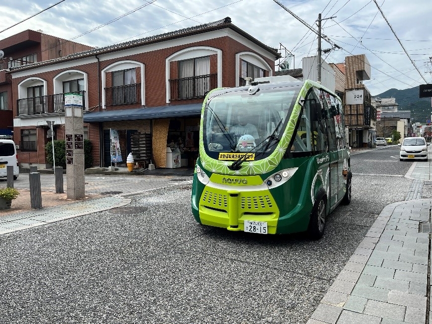 自動運転EVバス運行の様子(※写真は昨年度のものです)